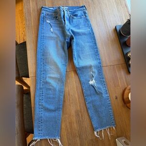 Levi’s Distressed Women's Straight-Leg Wedgie Ankle Jeans